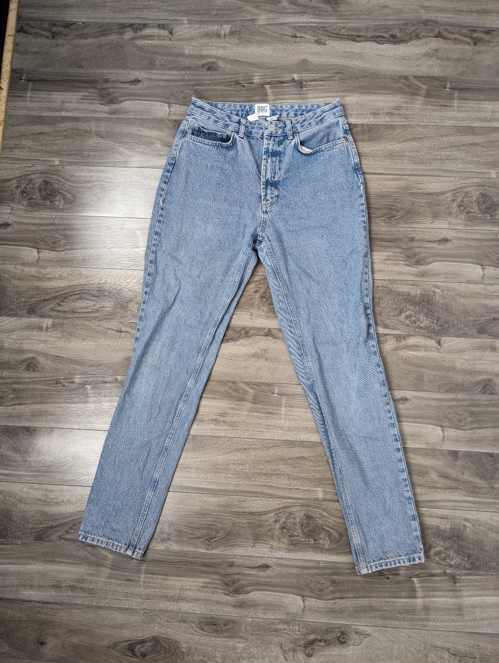UO BDG Mom High Rise Jeans Size 27